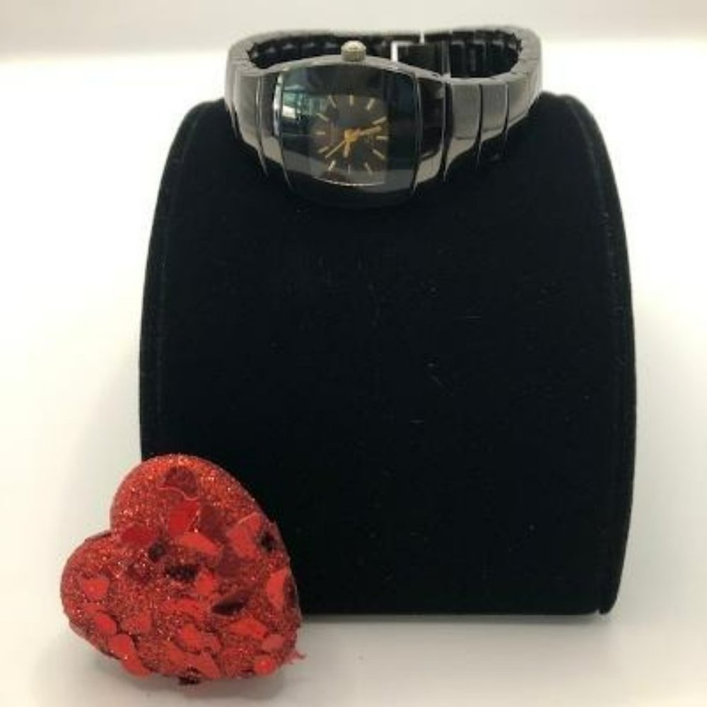 OMAX Quartz Women's Watch